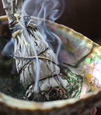 ritual con tabaco para hechizos y amarres